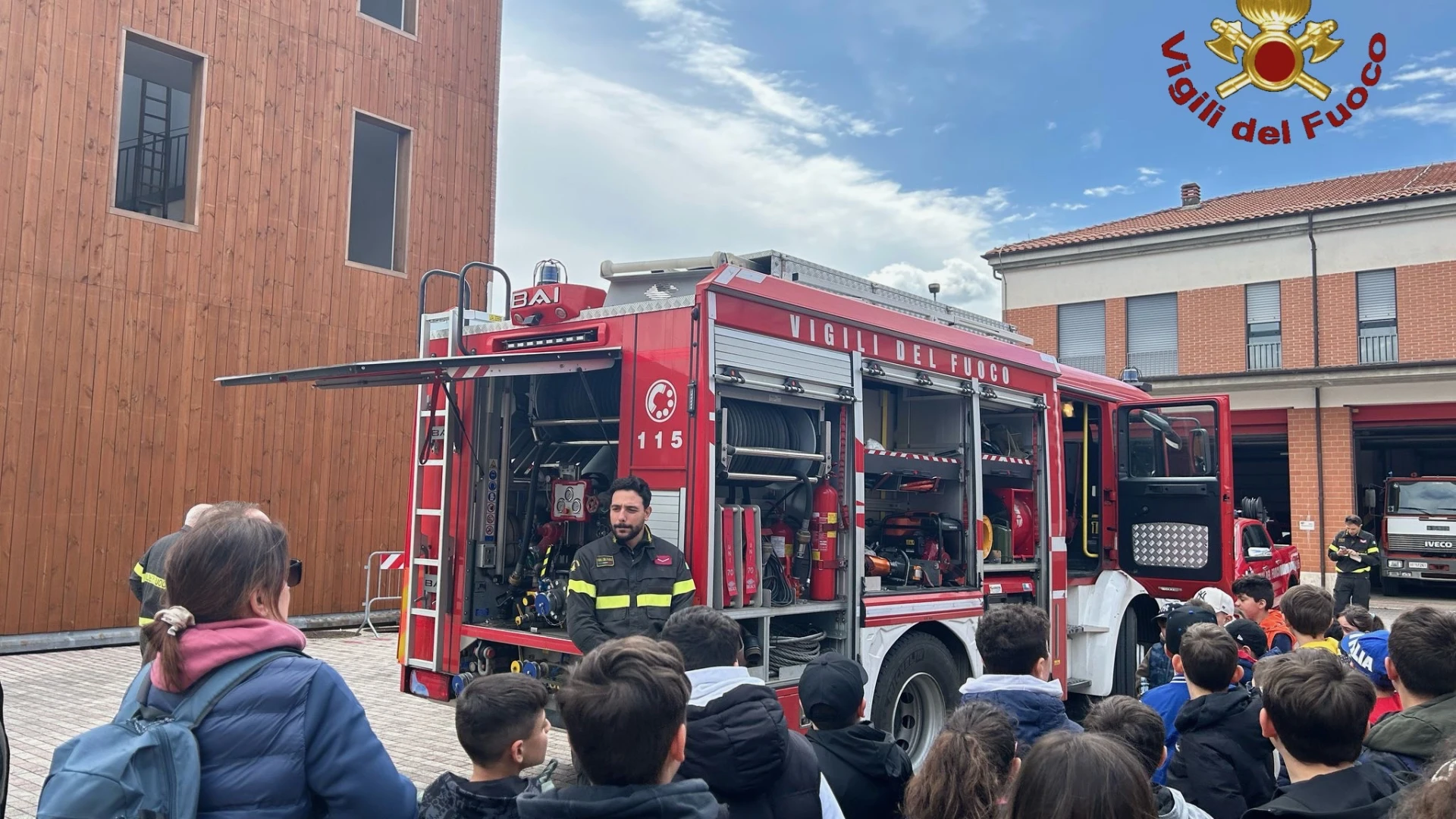Visita della scuola primaria di Pietracatella al Comando Provinciale dei Vigili del Fuoco di Isernia